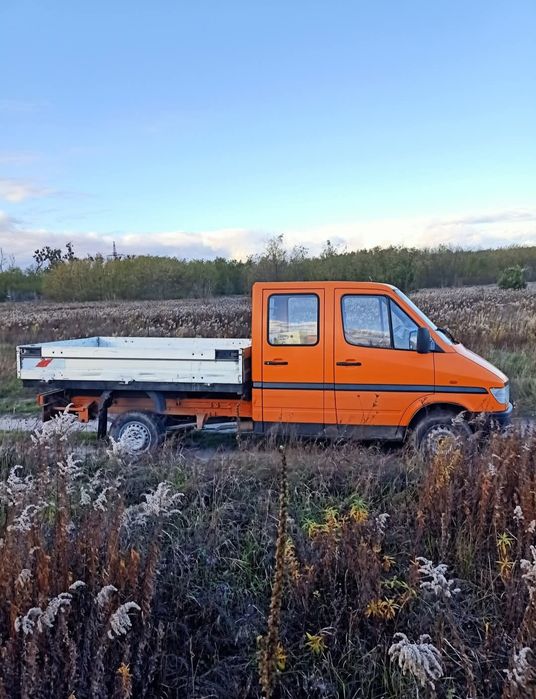 Мерседес 208 бортовий