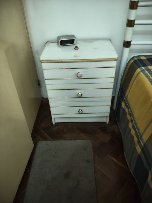 Dou estes móveis mas tem de ir buscar