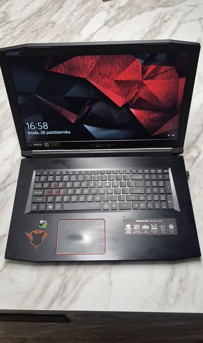 Acer predator helios 300 17.3"