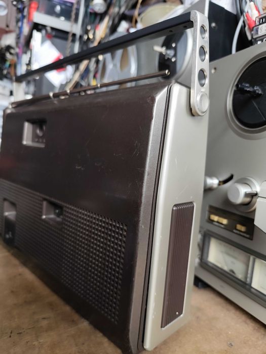 radiomagnetofon Grundig RR400