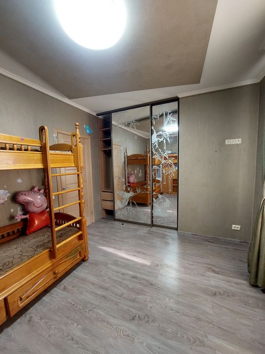 Продам 3к квартиру з сучасним ремонтом