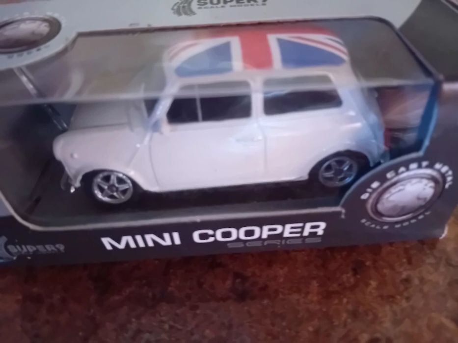 Miniaturas Pontiac + Mini Cooper + Renault 5 + Renault 4l,  Clássicos