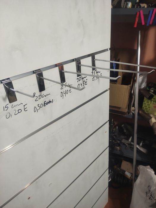 Display Hooks in Various Sizes64284083528195123