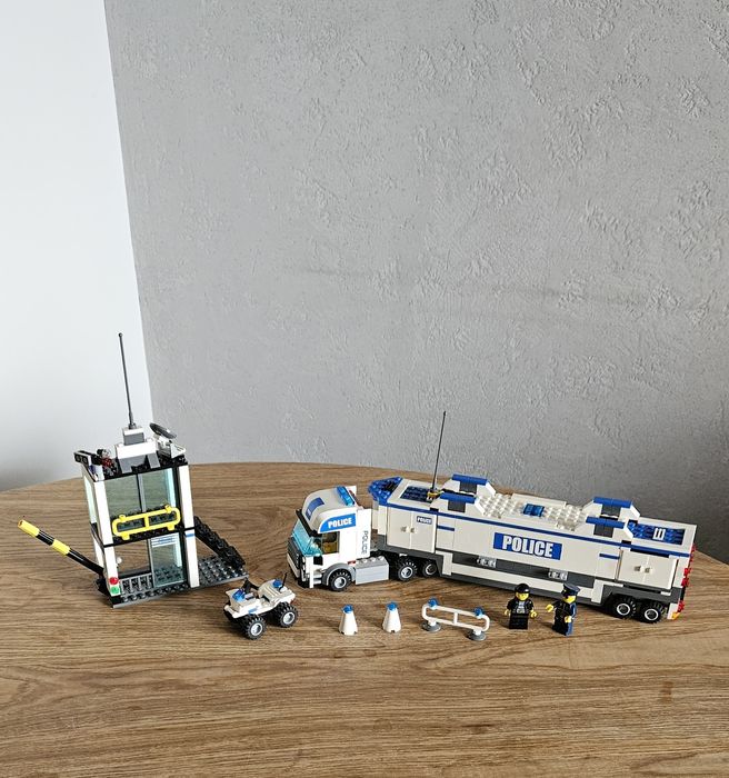 Lego City Ciężarówka Policyjna 7743