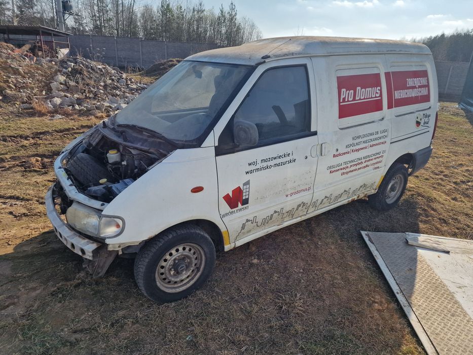 Nissan vanette 2.3 diesel . Pali jezdzi .