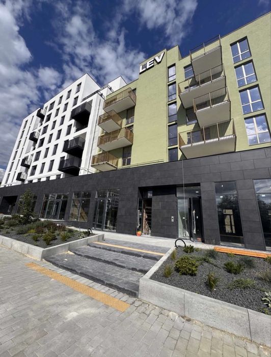 Оренда фасадного приміщення 196м2 LUX GALLERY, ЖК HYGGE LUX