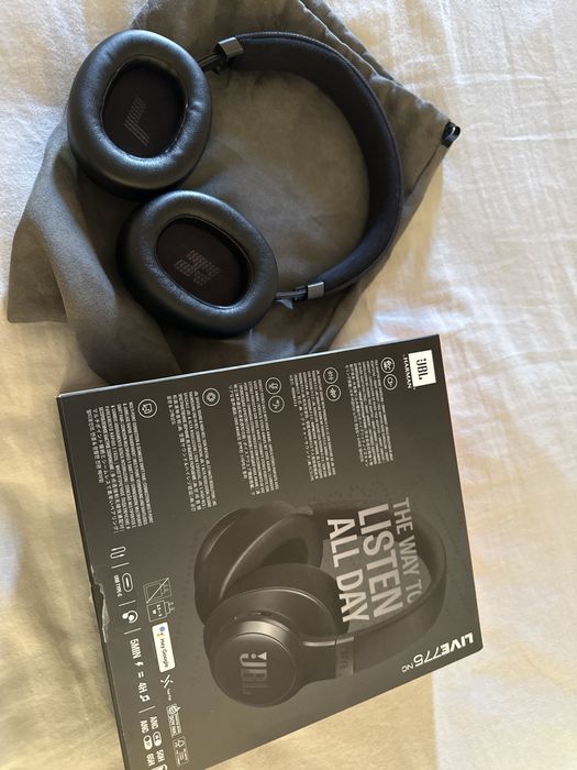 JBL LIVE775NC Headphones