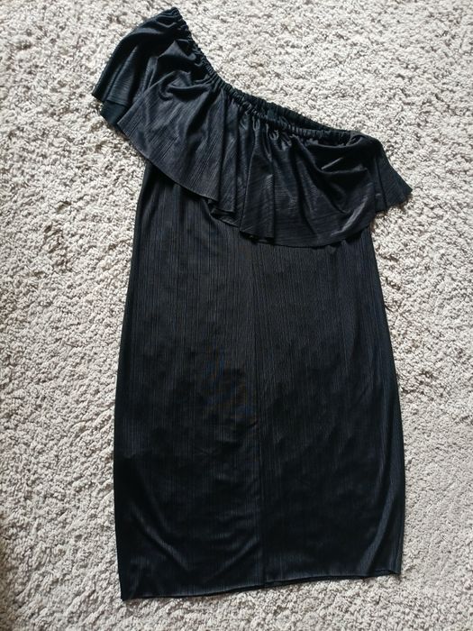 Sukienka na jedno ramię Reserved S