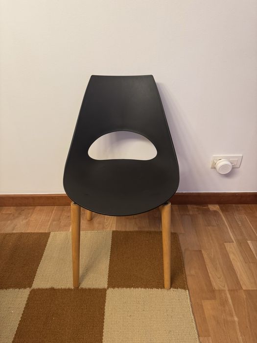 6 cadeiras de sala de jantar da marca AREA