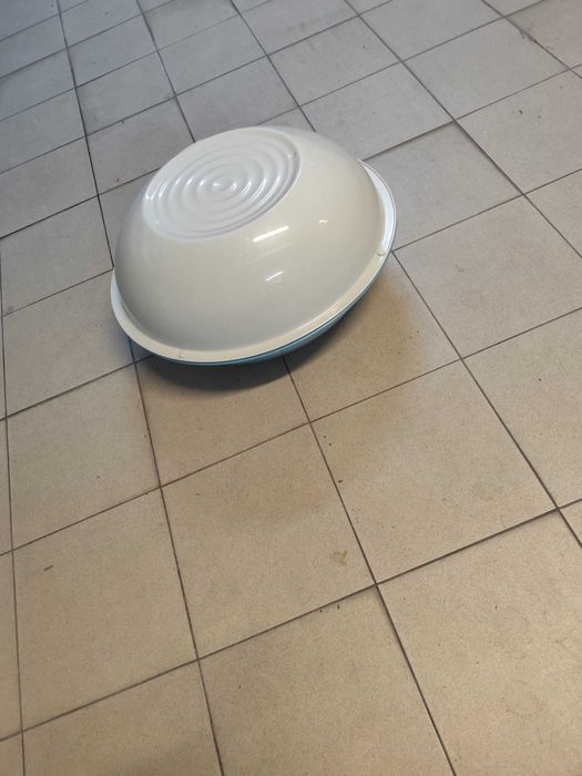 Caixa para gatos como nova.