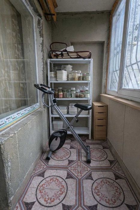 Продається 4-ох кімнатна квартира по вулиці Хоткевича