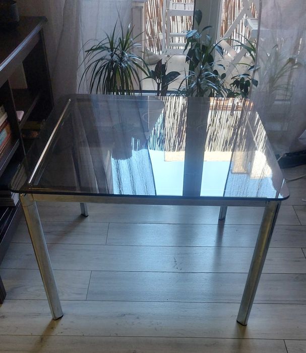 Sprzedam stoli kawowy w stylu lat 70