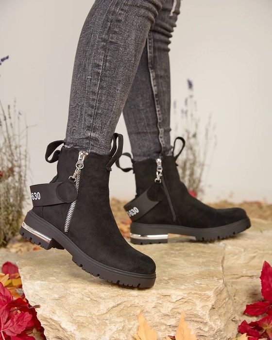 36 37 38 botki 39 40 41 na płaskim obcasie zamszowe z paseczkiem napis