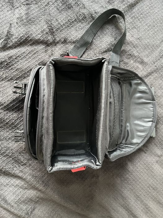 Aparat Canon EOS 60D z obiektywami oraz innymi dodatkami