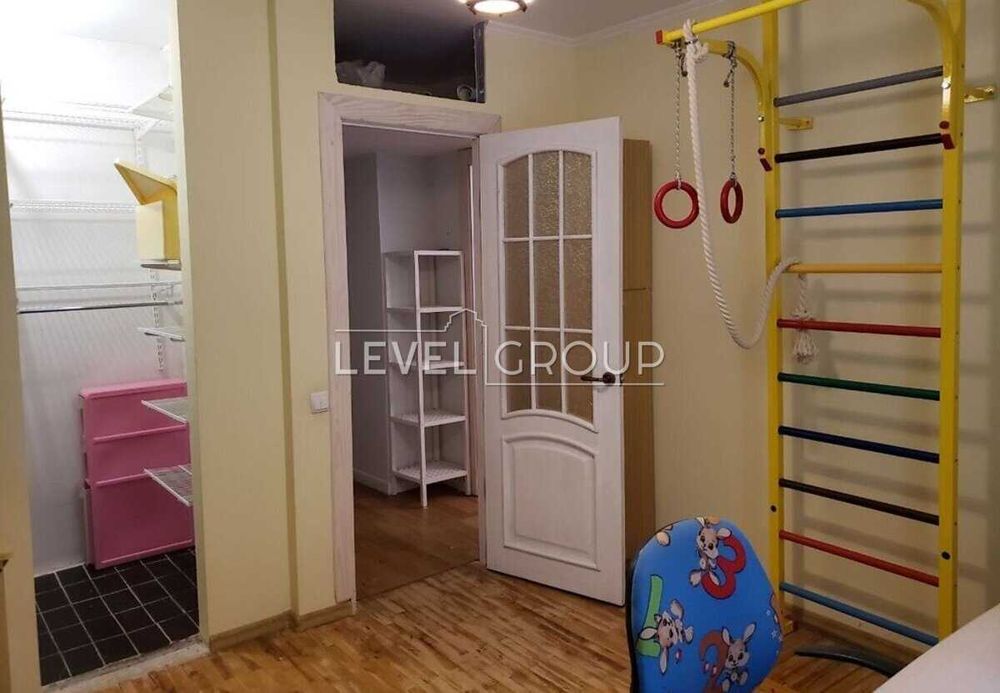 Продаж трикімнатної квартири вул. Радченка 4 Солом'янський