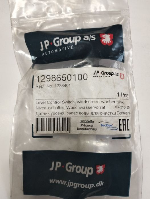 Новий Датчик рівня води омивача Astra,Omega B,Vectra C JP GROUP 129865