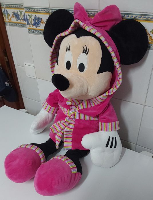 PELUCHE MINNIE DORME, DE ROUPÃO.  Casa,Quarto,Sala,Eventos,Aniversário