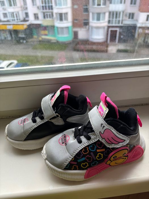 Кросівки для дівчинки