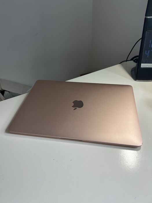 Macbook Air 2018446402610731438082