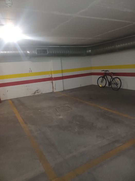 Lugar de estacionamento junto ao Metro de Odivelas – Rua Alves Redol