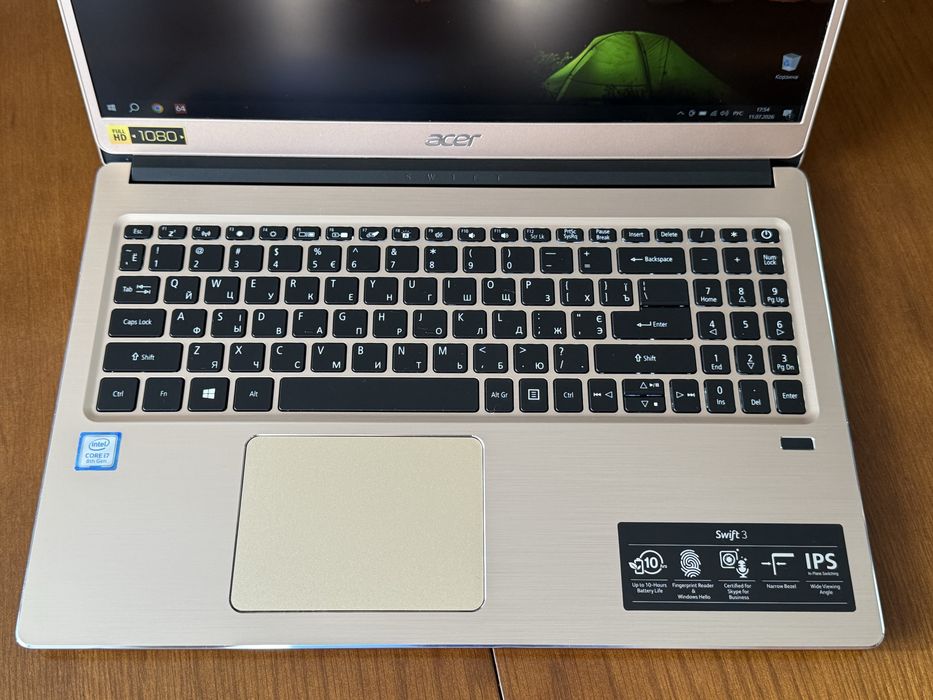 Ноутбук 15.6" Acer Swift 3 на Intel i7-8550U с 8ОЗУ/256SSD/FullHD/RoseGold