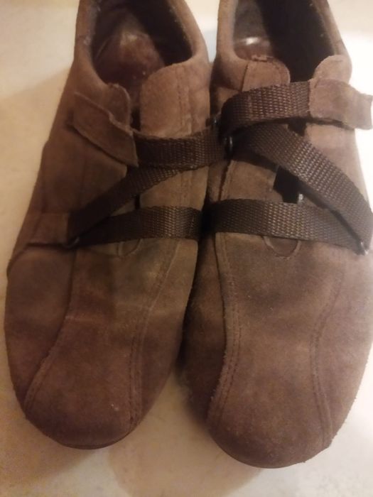 Sapato N.39. De cor Castanha.