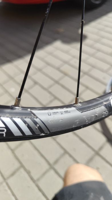 Zestaw kół rowerowych 29" 15x100 i 12x142 bontrager Elite trl