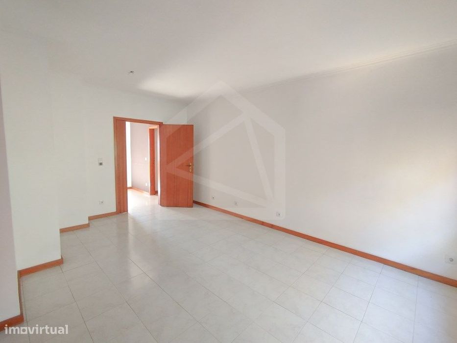 Apartamento T2 em Oliveira de Azeméis — Oliveira De Azeméis, Santiago De Riba-Ul, Ul, Macinhata Da Seixa E Madail, Aveiro