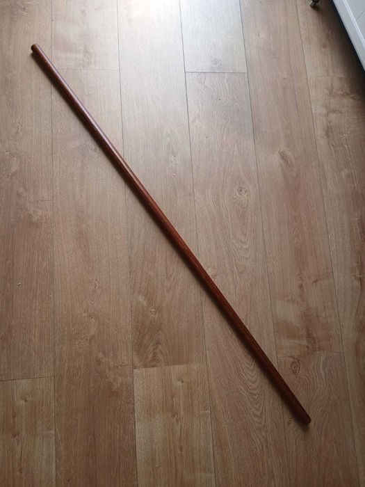 Wooden Martial Arts Training Stick | Bastão de treino de artes marciais em madeira