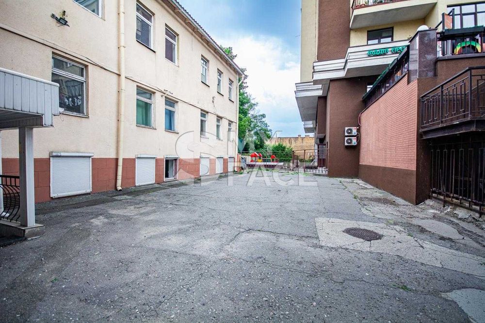 Комерційне приміщення в історичному центрі Києва Шевченківський район Бульварно-Кудрявська