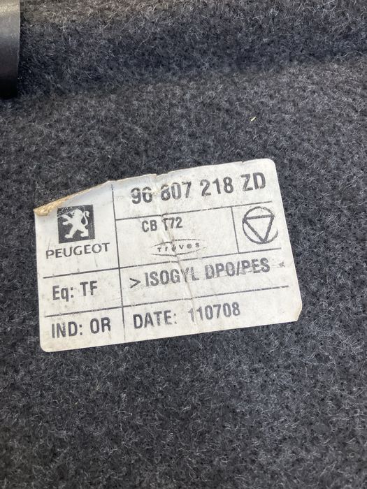 Peugeot 308 sw - roleta bagażnika