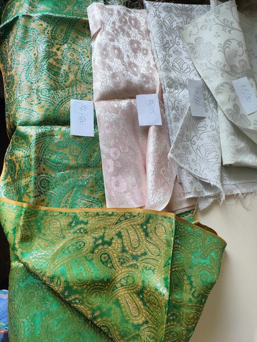 Продам отрезы тканей, парча, шерсть, байка.