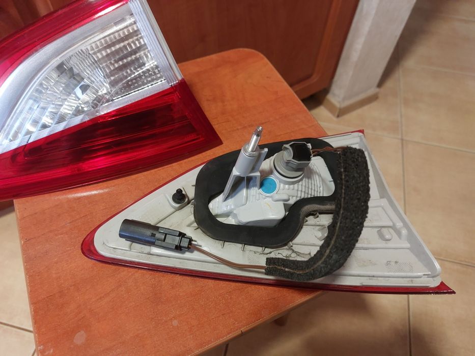 Ford Kuga mk2 Lampy tylne klapy bagażnika