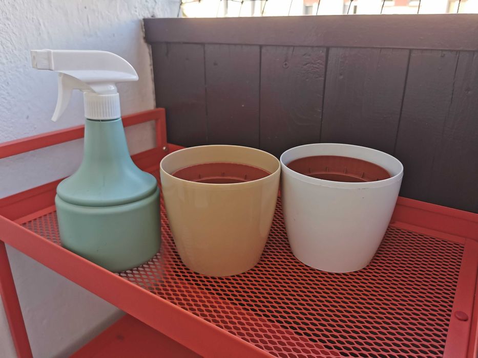 Zestaw ogrodowy balkonowy doniczki spryskiwacz