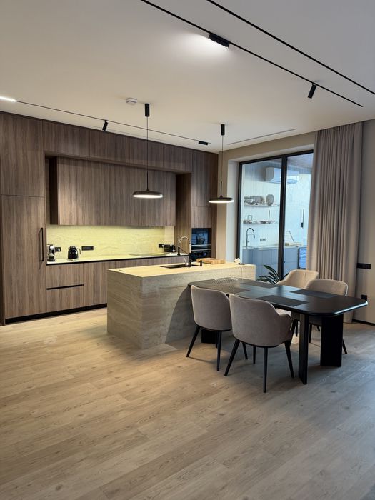 Будинок 364 м² з виходом на воду,басейн Романків Новообухівська траса