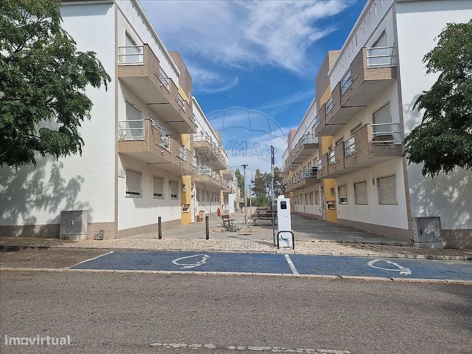 Apartamento T3 para venda — Palhais E Coina, Setúbal