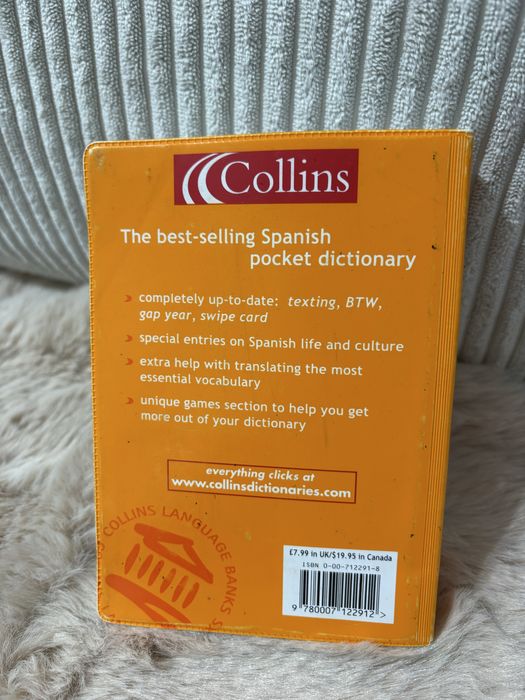 Słownik hiszpańsko-angielski i angielsko-hiszpański.