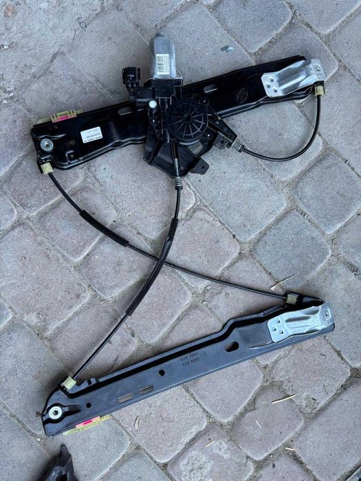 Prowadnica podnośnik szyby lewy przód Land Rover Range Rover Evoque I
