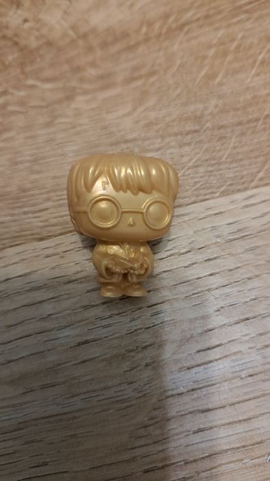 Limitowany złoty harry potter z 2023/2024