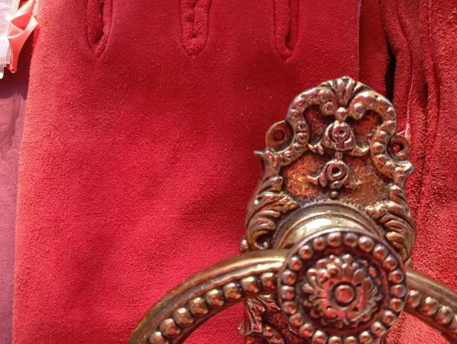 Aldrava antiga.batente de porta