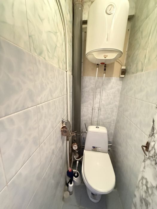 Продається 3 кімнатна квартира в Центрально - міському районі .