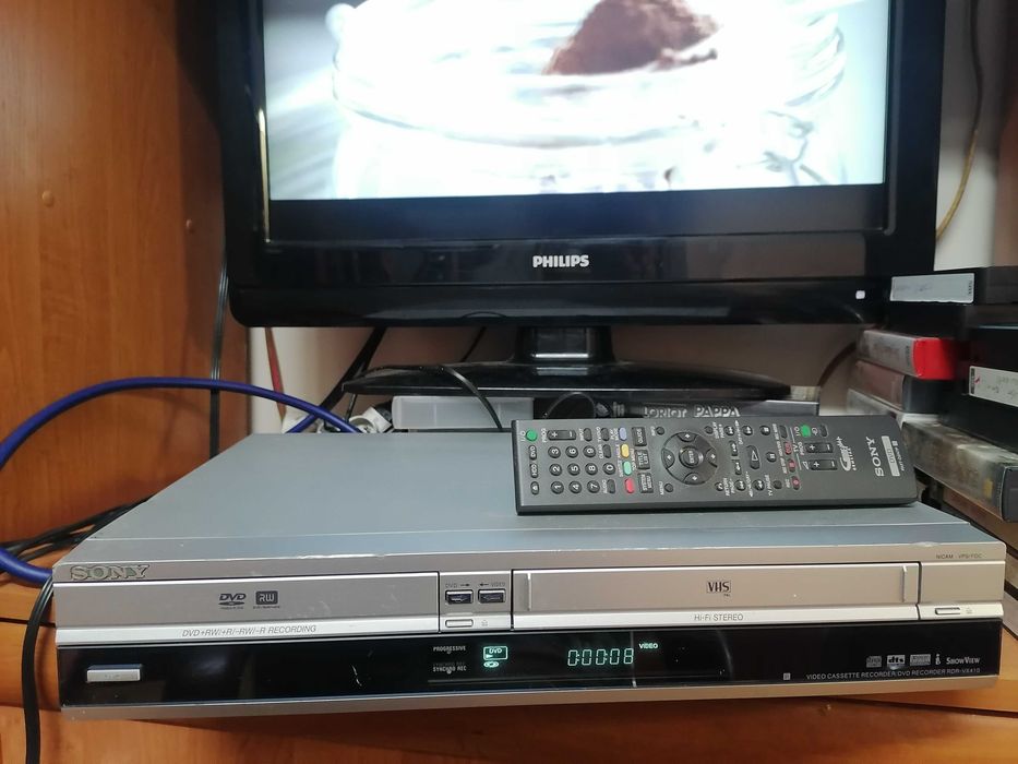 Magnetowid/Nagrywarka VHS/DVD-RW Sony RDR-VX410E pilot