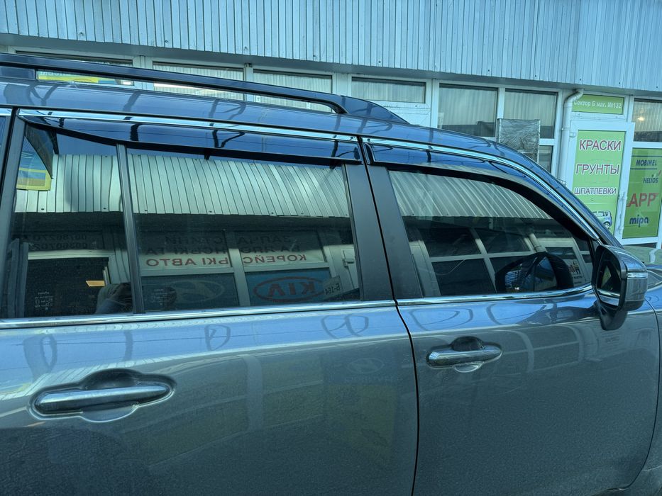Вітровики / Ветровики / Дефлектори вікон з хромовою смужкою