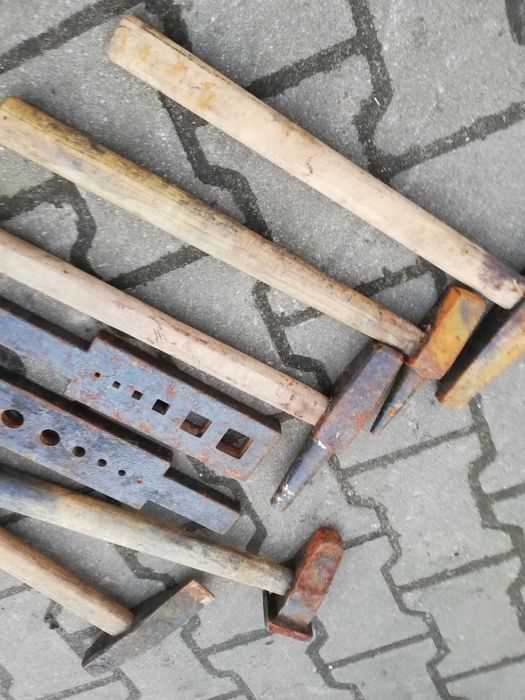 Gwożdziownice i młotki kowalskie