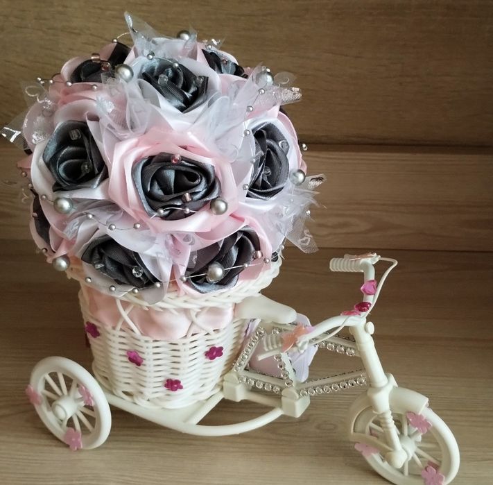 Bukiet róż w rowerku stroik ozdoba na prezent - handmade