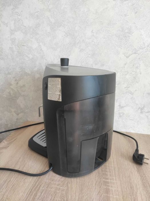 Кавоварка Saeco Nina Plus  кавомашина Італія