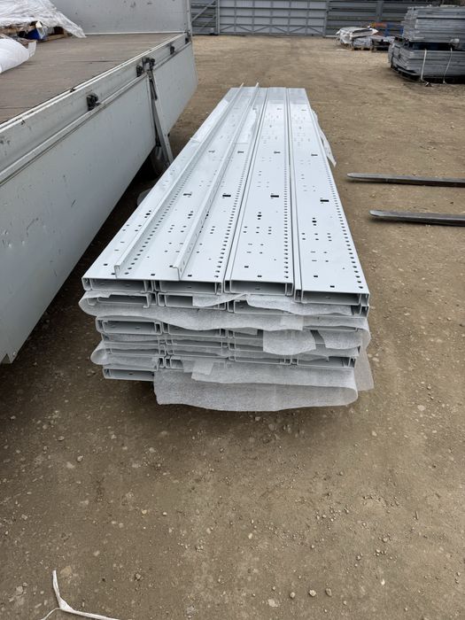 Ceownik półzamknięty 165x40mm konstrukcja hali profil belka łata