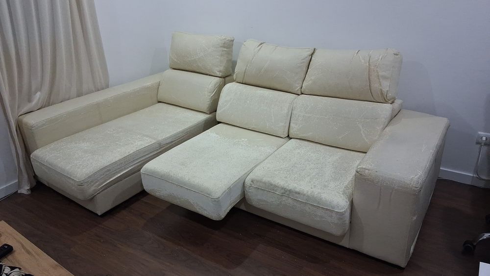 Sofá com chaise long