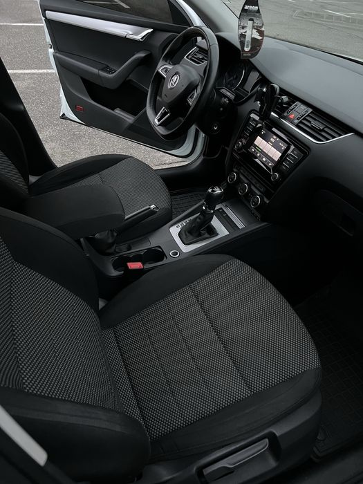 Продам Skoda Octavia A7 1,6