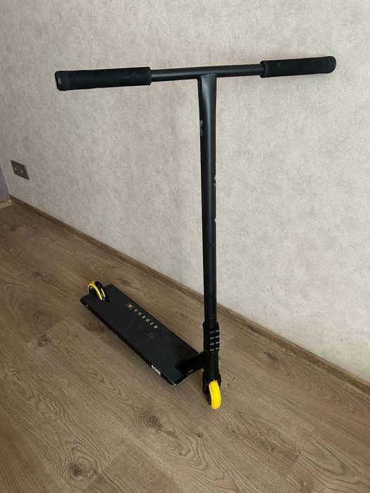 Труковий самокат UrbanArtt Bone 6" x 23" - Black/Yellow